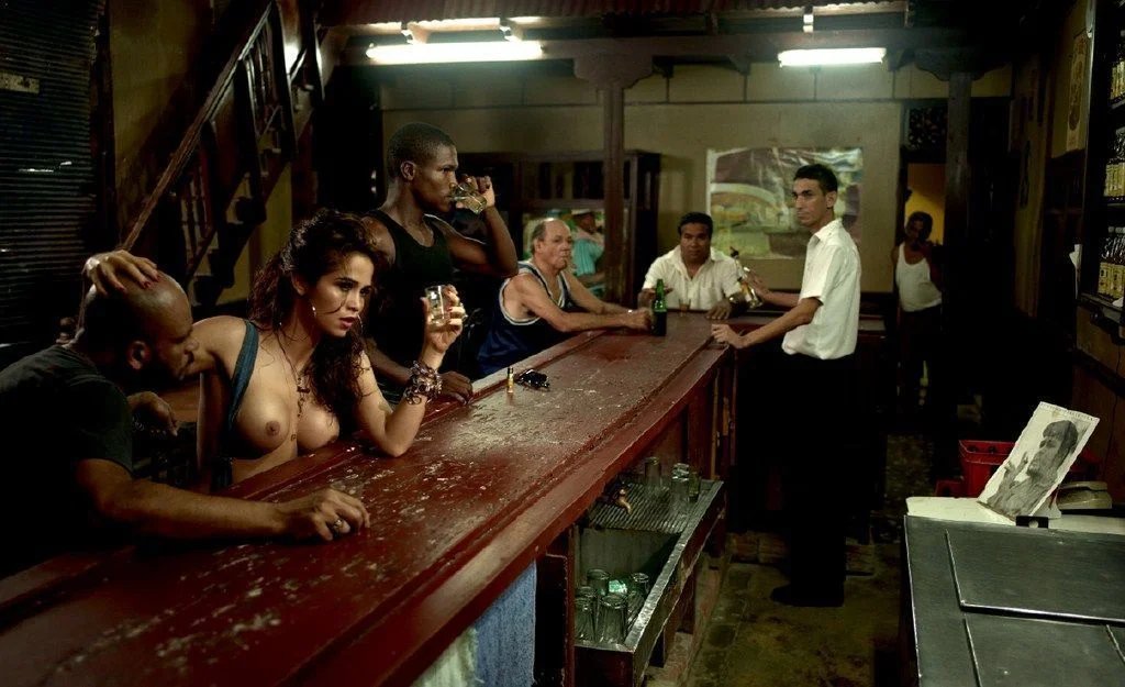 Nanda Costa pelada mostrando o corpo gostoso de frente